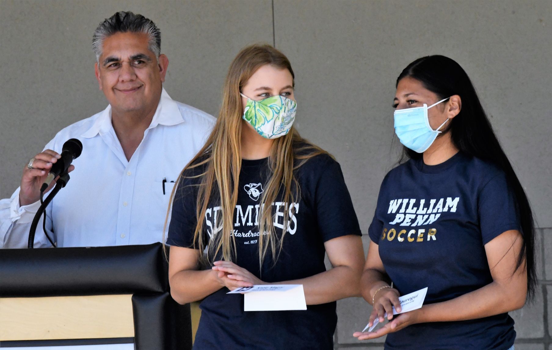 051321 PVHS Signing 10.JPG